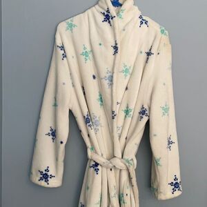 Medium Fleece Robe with Snowflakes ❄️